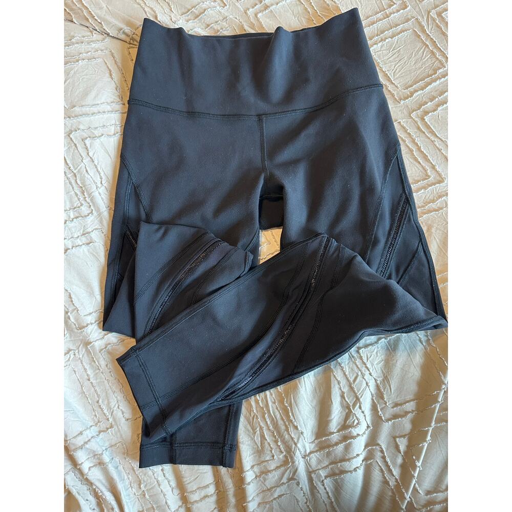 Lululemon Tight Mesh Stripe Leggings Women’s Size 6 Black Pocket Yoga Activewear